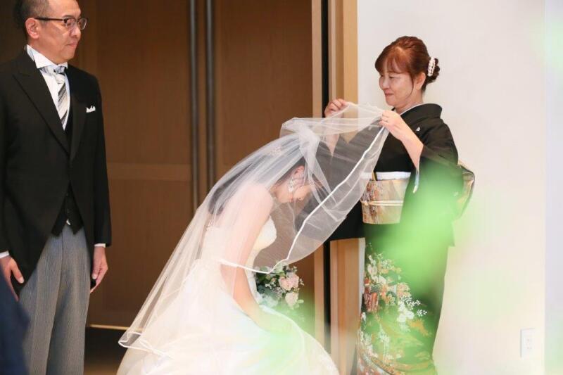 ウェディングドレスは挙式セレモニーを追加