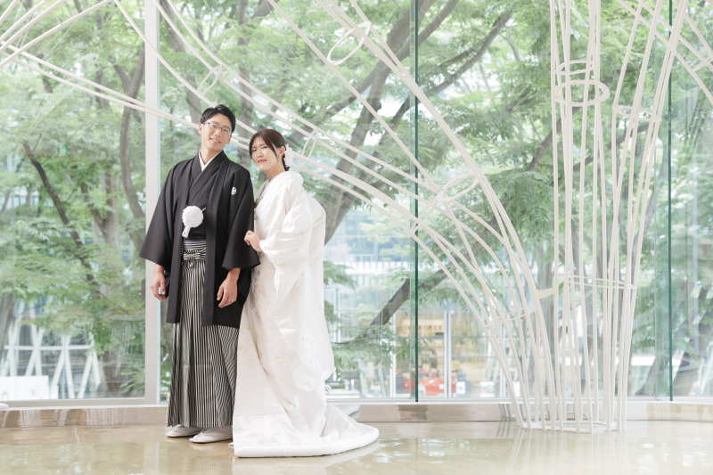 背景のグリーンが華やか