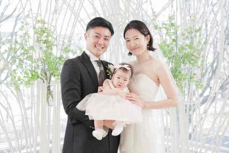 お子様と一緒に家族ウェディングフォト