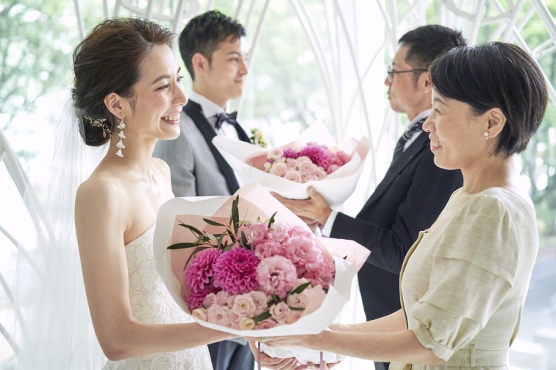 食事会の中で、家族への感謝の気持ちを・・