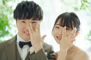 指輪のカットもオリジナリティ！