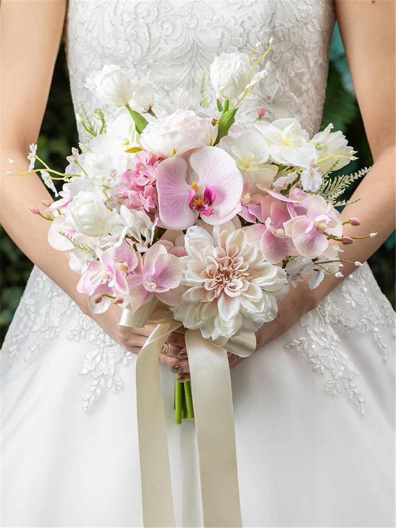 [名古屋]ｸﾗｯﾁﾌﾞｰｹ ﾎﾜｲﾄ×ﾋﾟﾝｸ 