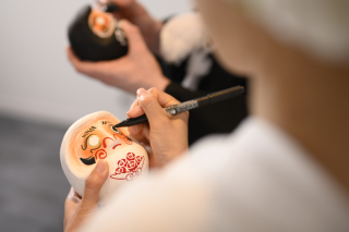 だるまの目入れ