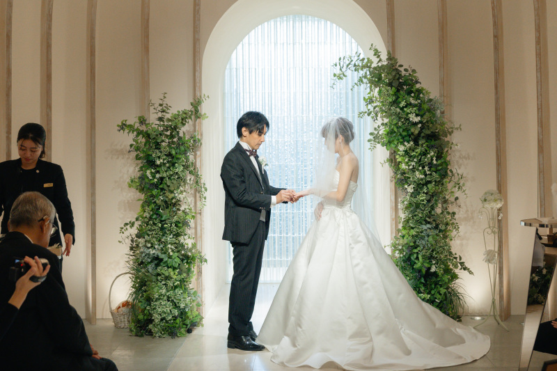 こころ温まる指輪交換シーン