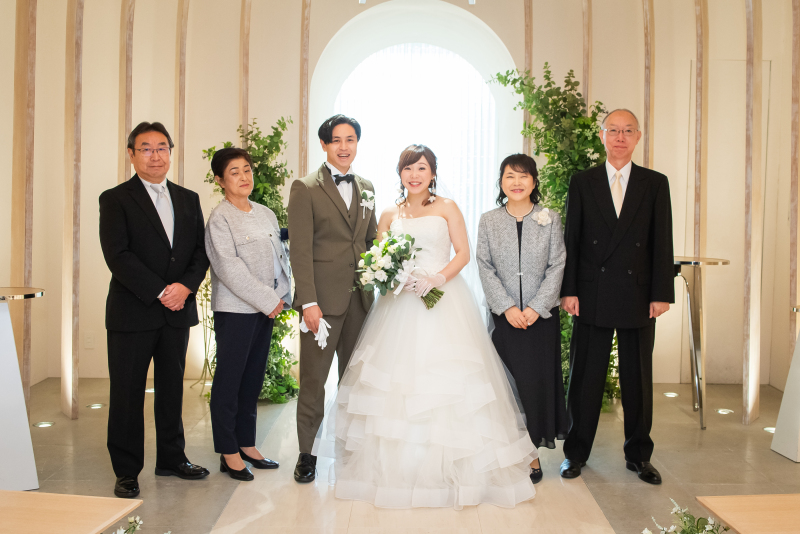 家族と一緒にフォトウェディング