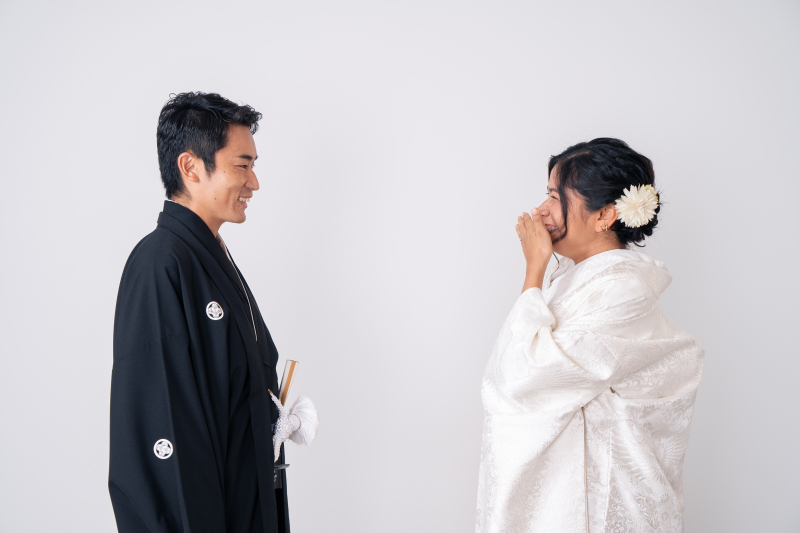 新郎家の皆様から新婦様へサプライズフォト