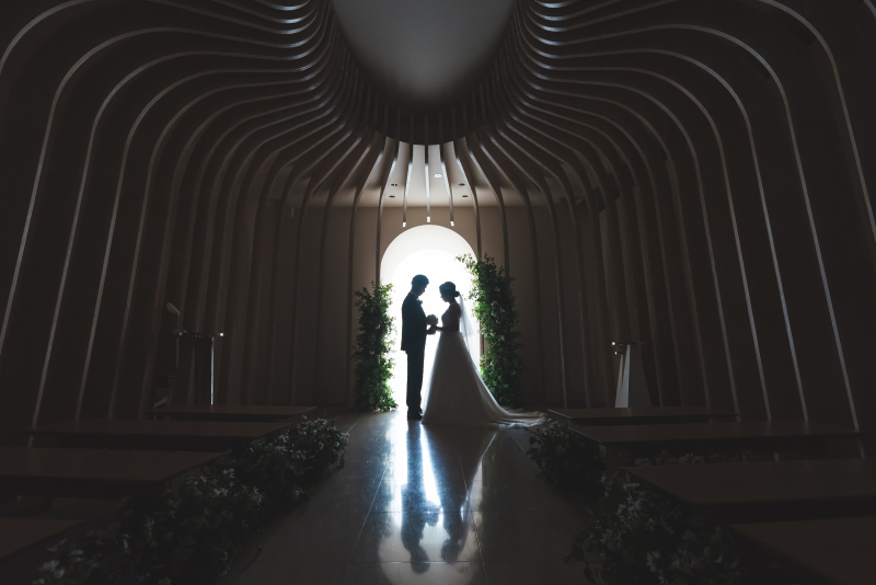 シルエットでも伝わる誓い――