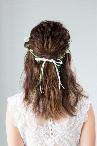 ヘッドアクセサリー（花冠(白×ｸﾞﾘｰﾝ) ）