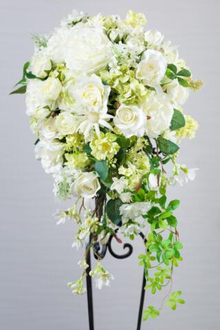 造花ブーケ（ｷｬｽｹｰﾄﾞﾌﾞｰｹ 白×ｸﾞﾘｰﾝ ）