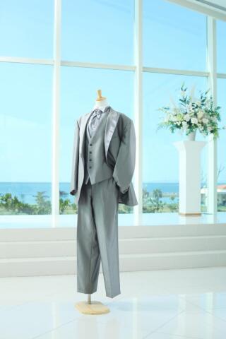 グレー／シルバー