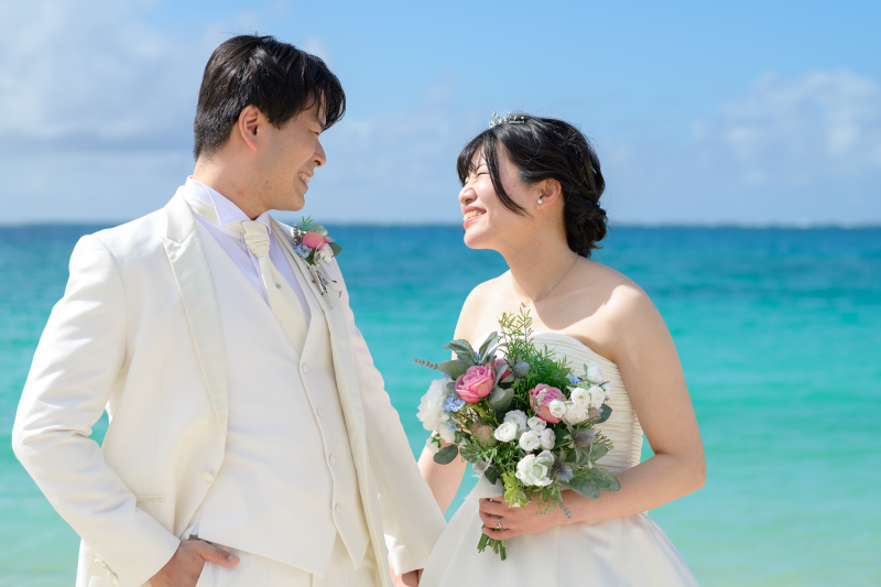 クリアな海とともに