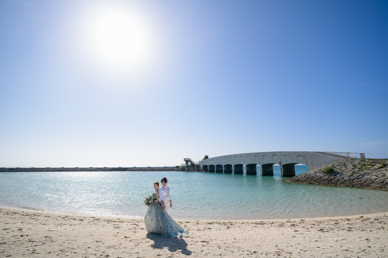 燦燦と輝く太陽の下で