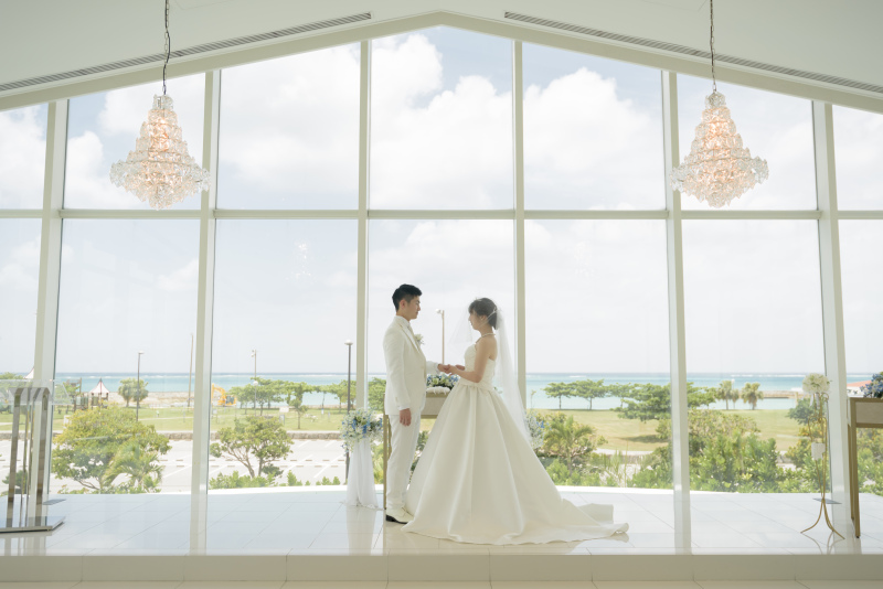 カラードレスもウエディングドレスも楽しもう♪