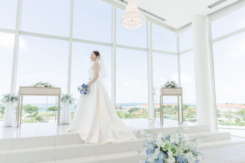 ガラス張りのチャペル