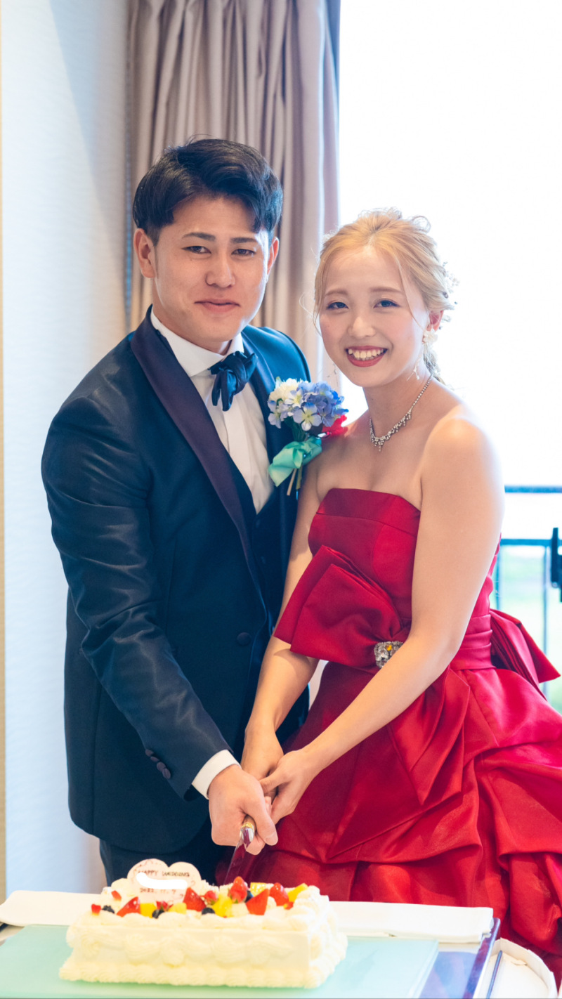 ウェディングケーキ入刀