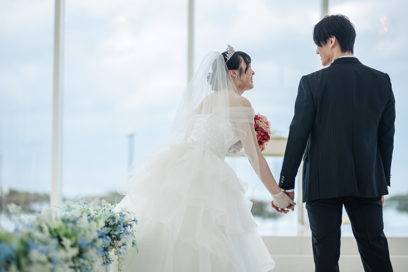 横顔から伝わる幸せな笑顔♡