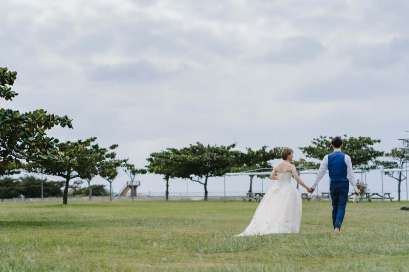 小さな結婚式 沖縄サザンビーチ店_ガーデンで撮影できる