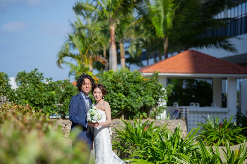 小さな結婚式 沖縄サザンビーチ店_ガーデンで撮影できる