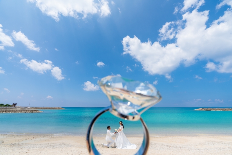 小さな結婚式 沖縄サザンビーチ店_海で撮影できる
