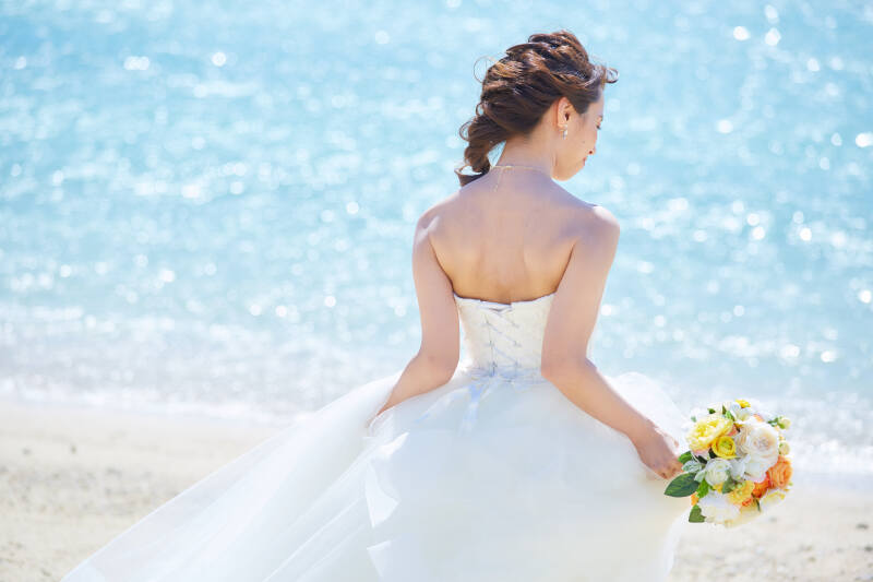 小さな結婚式 沖縄サザンビーチ店_ウエディングドレスが豊富