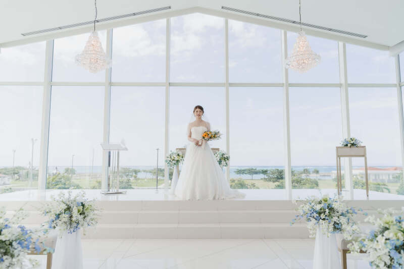 小さな結婚式 沖縄サザンビーチ店_ウエディングドレスが豊富
