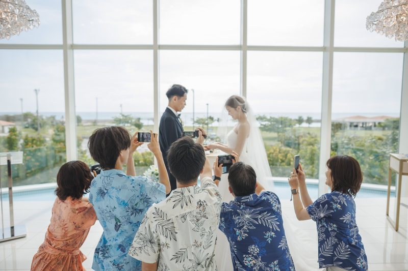 【追加料金無で叶う!|挙式&200カットデータ付★さらに衣装も選び放題!】沖縄リゾートウェディング オールセットプラン★