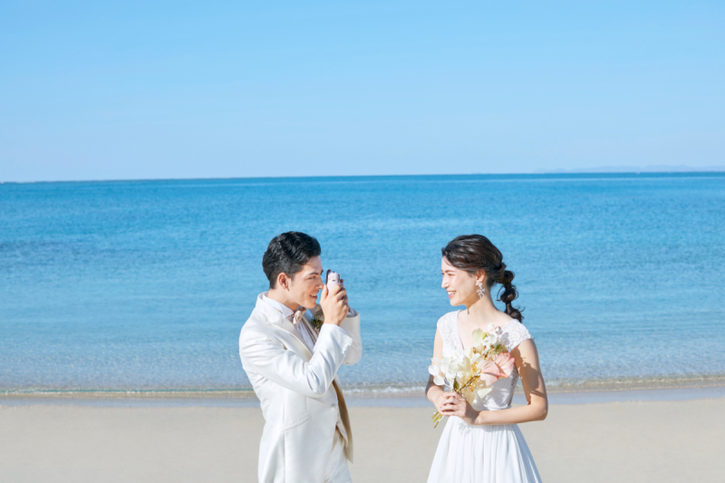 【ウエディングドレス＆カラードレスが楽しめる】チャペル＆ビーチフォトプラン[200カットデータ付]