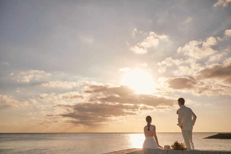 【ウエディングドレス＆カラードレスが楽しめる】チャペル＆ビーチフォトプラン[200カットデータ付]