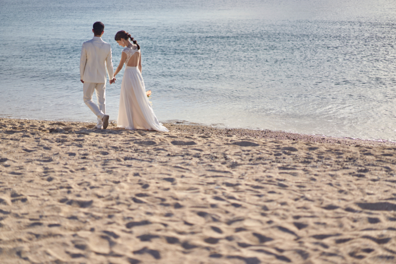 【来年2月までの撮影限定】洋装１着チャペル＆ビーチ撮影｜150カットデータ＋アルバム付き☆定価111,000円→81,000円