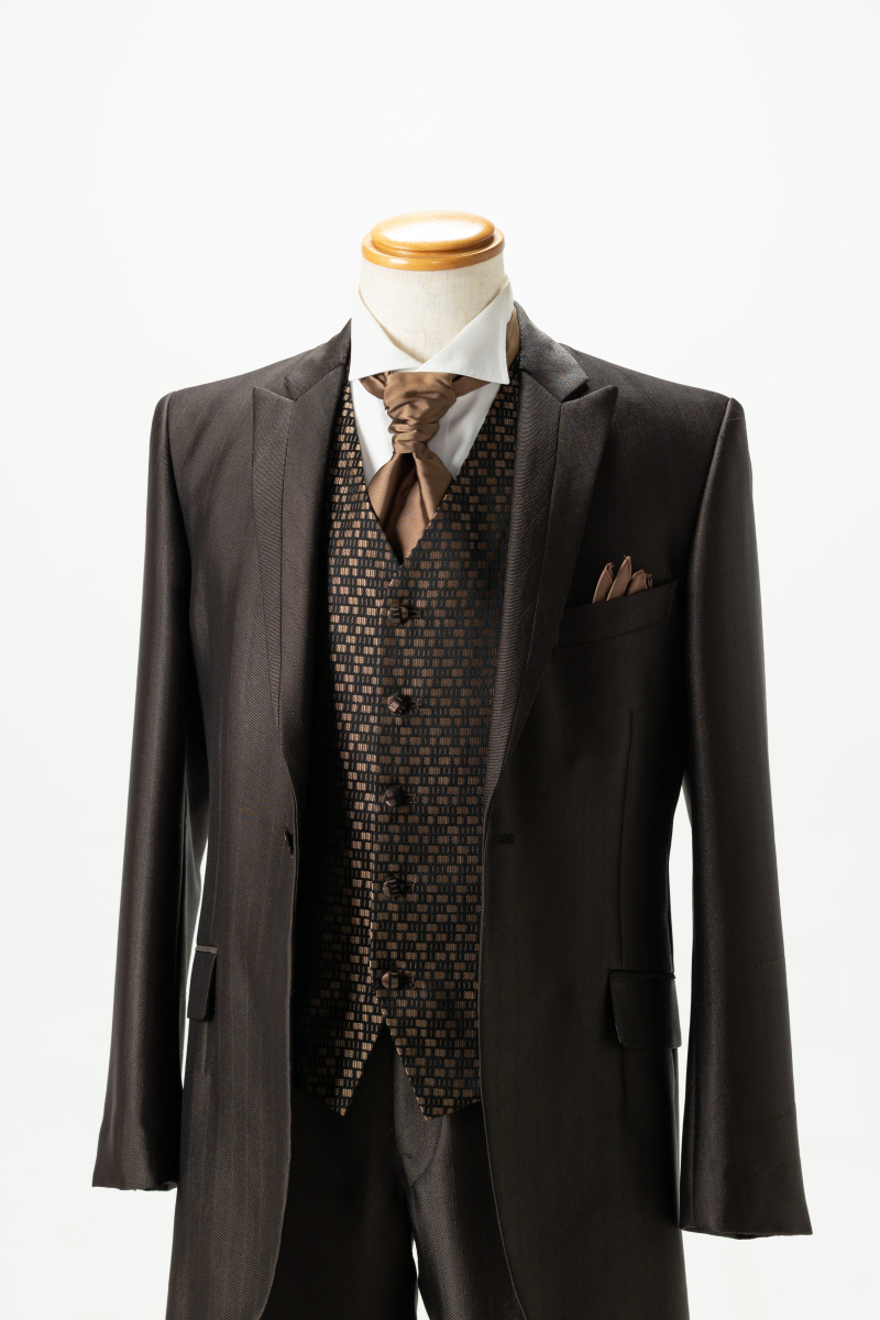 ブラウンタキシード