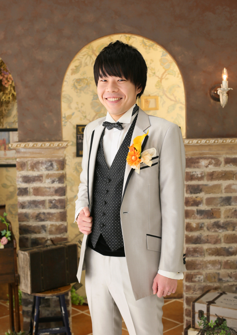 ご新郎様のお一人はいかが?