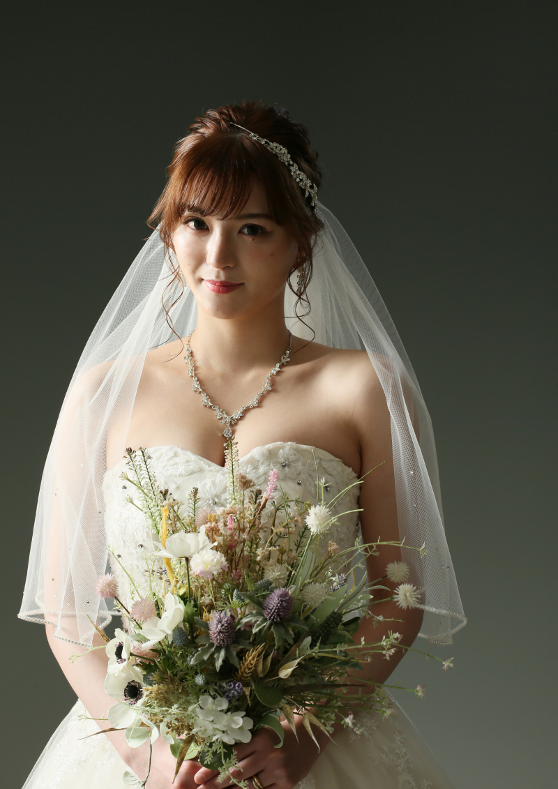 表情、ドレスが映えます♪