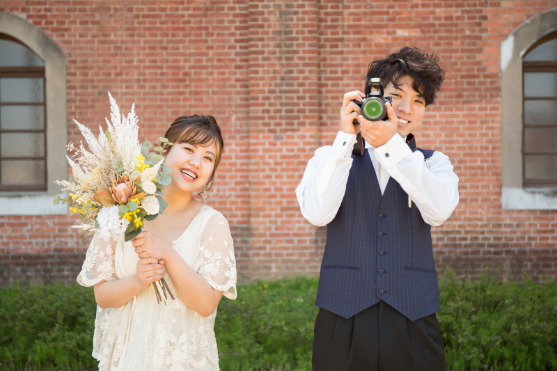 100年の歴史が薫る　レトロモダンな赤レンガの背景