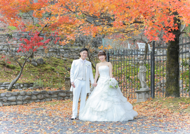 洋装に着替えてお外で撮影♪