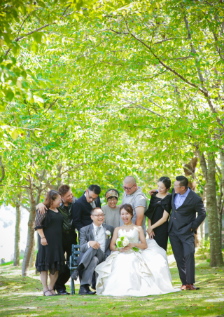 ご友人たちからのサプライズ撮影です！（洋装）