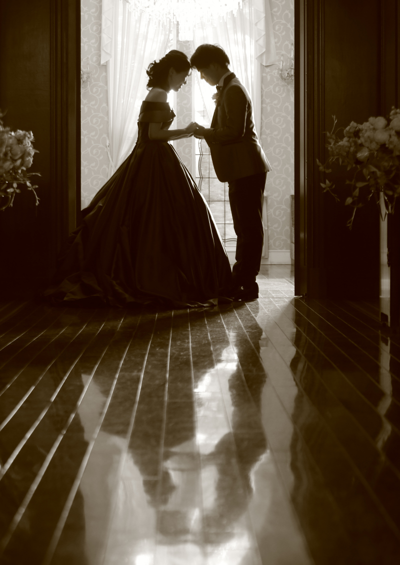 チャペルの入り口でおでこごっつん♪