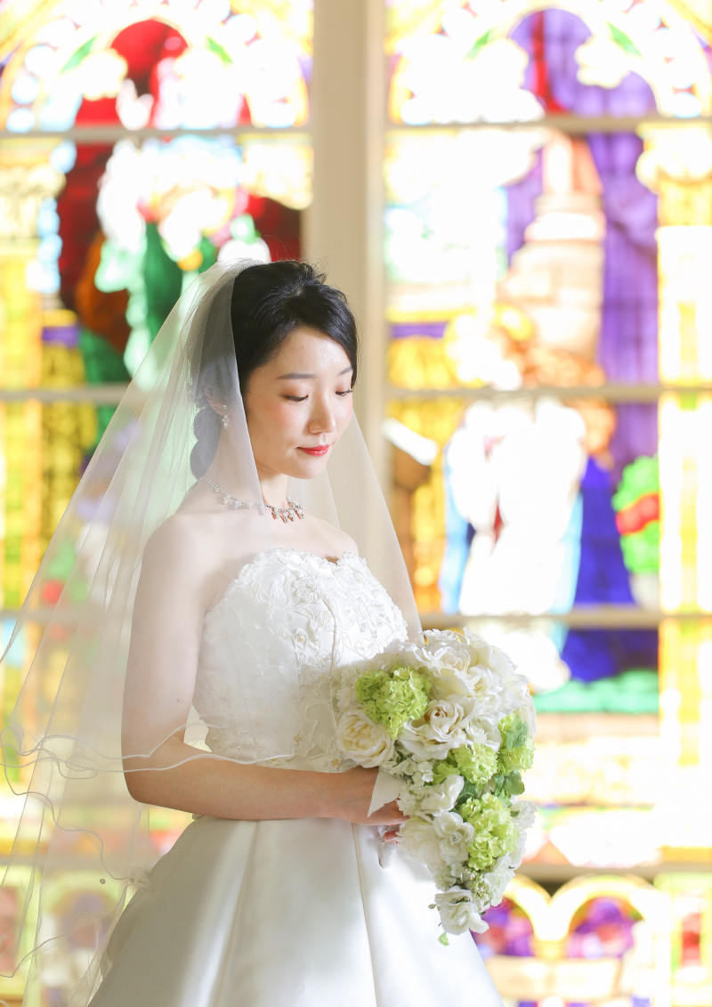 ウエディングドレスにお着替えをして