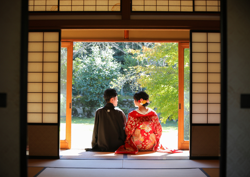 縁側で腰かけて