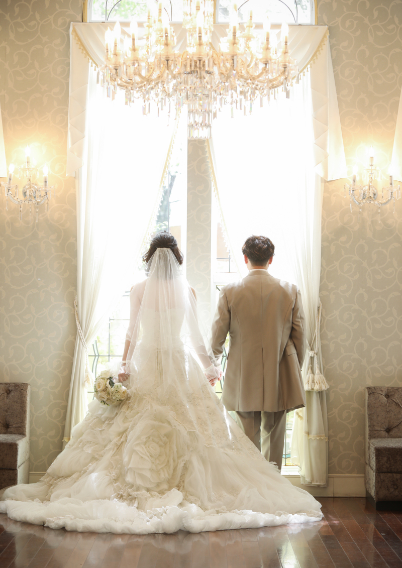 ロビーで後ろ姿を