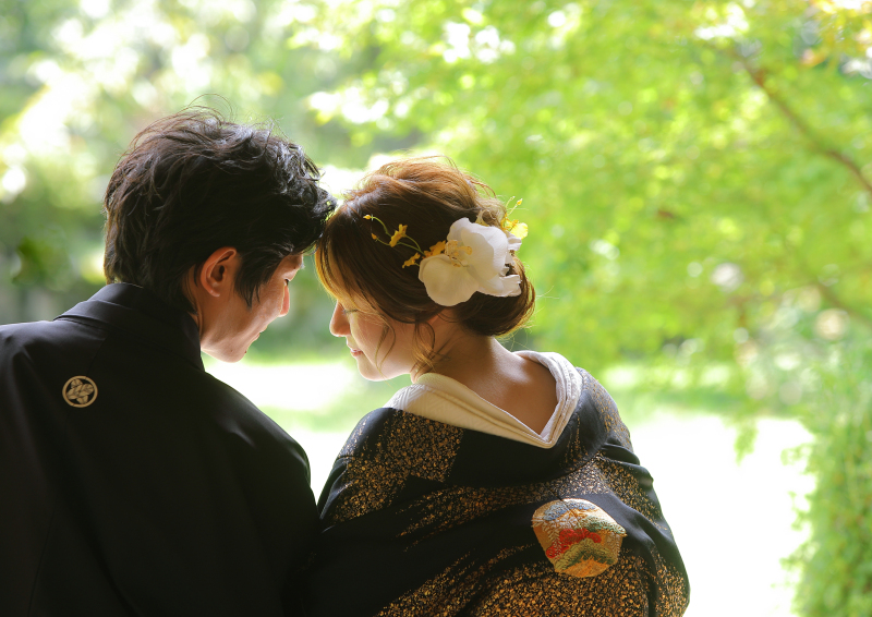 おでこを合わせて