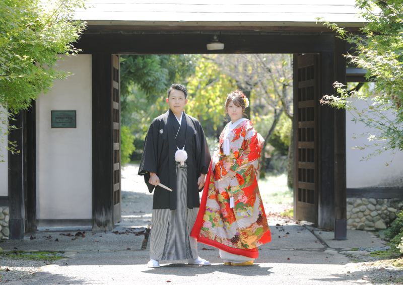 和装はかっちり立ち姿から