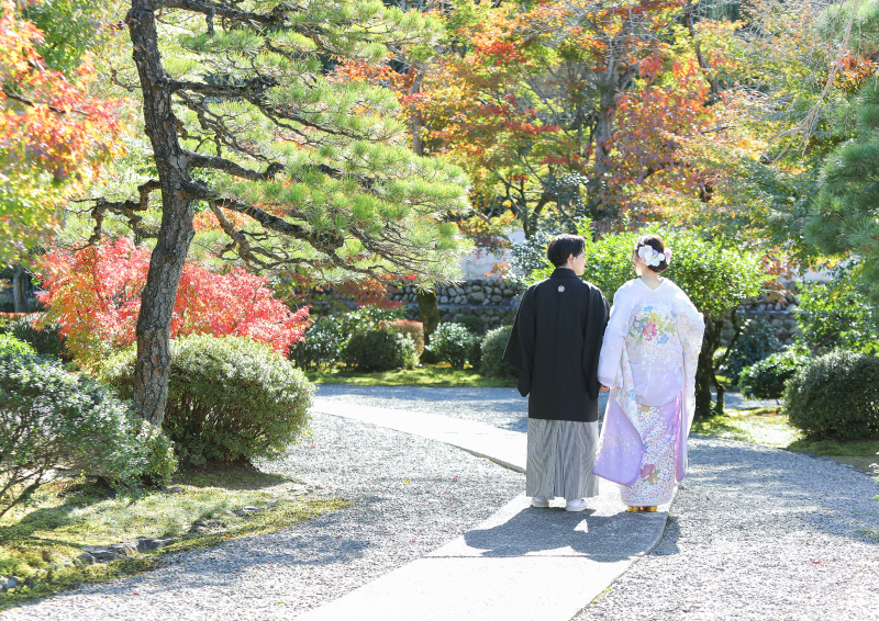 川上別荘のお庭も色づいてきました♪