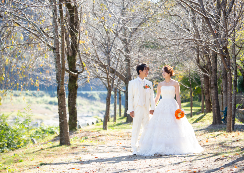 お外で手をつないで