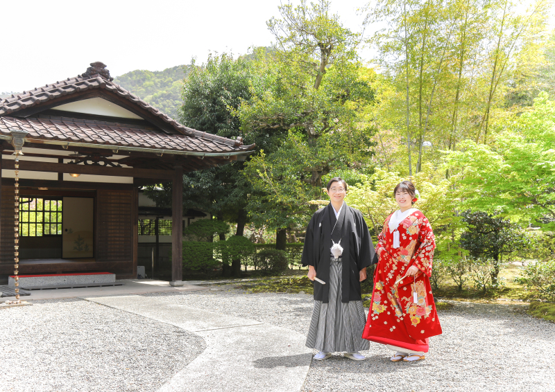 色打掛にお着替えをして