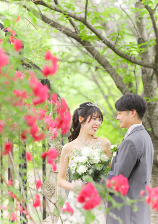 和装１着・洋装2着　敷地内のロケーションで季節を活かして♪