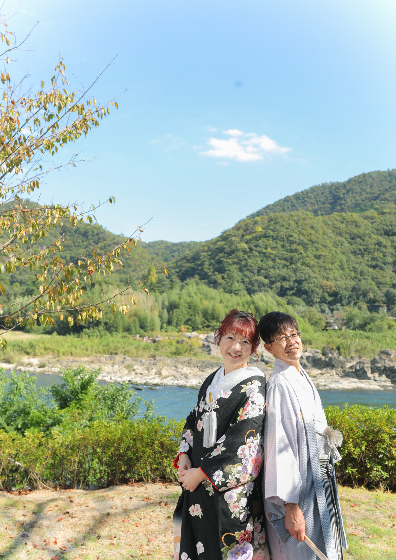 お天気がいいと川も空も