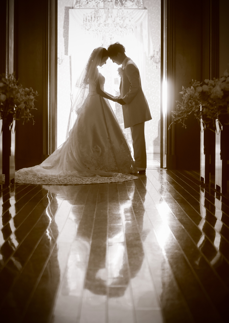 チャペルの入り口でシルエットのお写真も♪