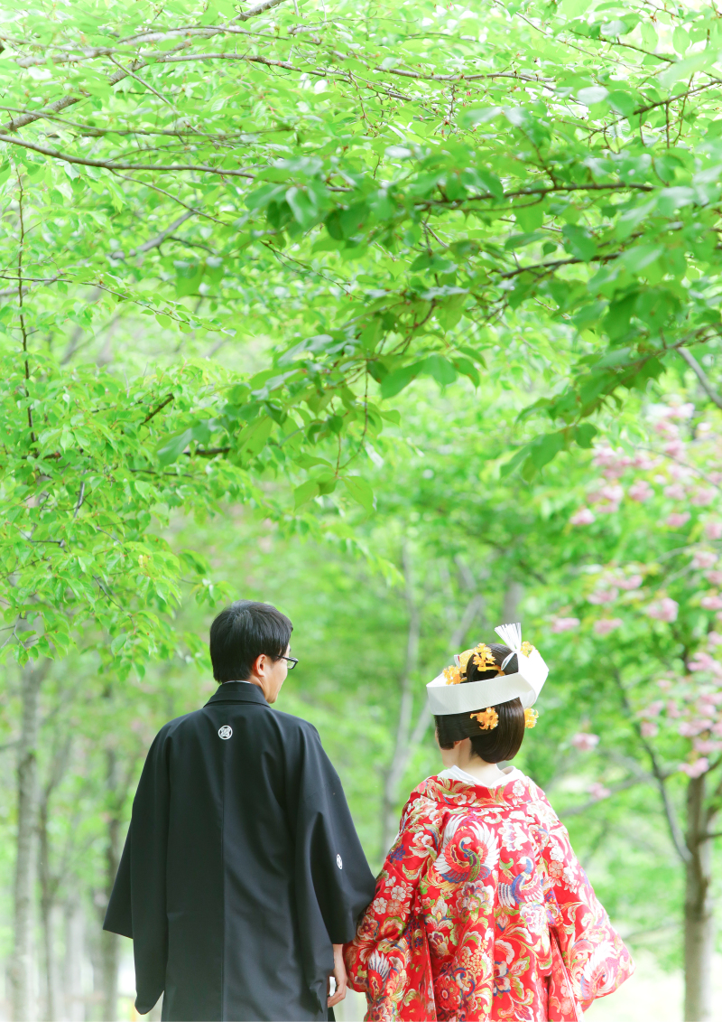 新緑がより2人を引き立たせます！