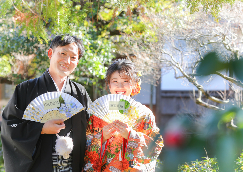 手作りの扇子をもって♪