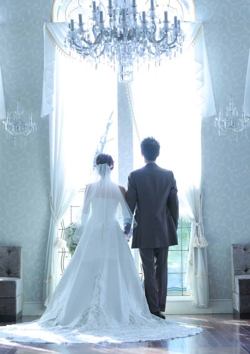 ロビーでの後ろ姿も